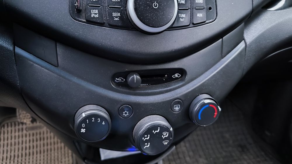 Chevrolet spark м300