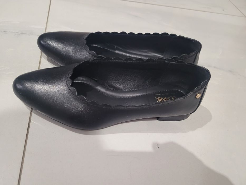 Ochnik czarne skórzane nowe buty rozmiar 39