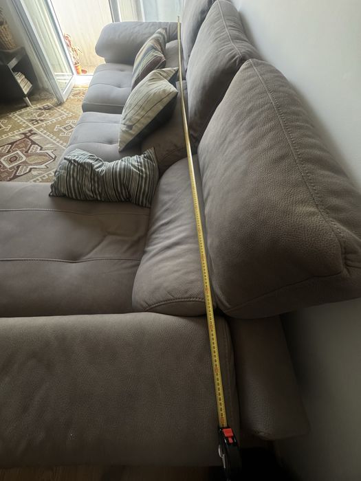 Sofa com chaise Long  300 cm por 160 cm com encostos cabeça regulaveis