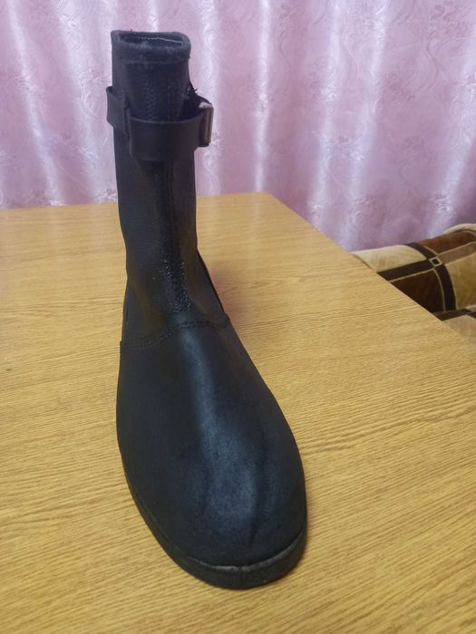 Кирзовий чобіт (правий) безкоштовно