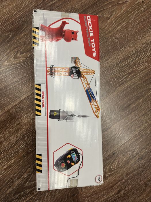 Будівельний кран на дистанційному керуванні