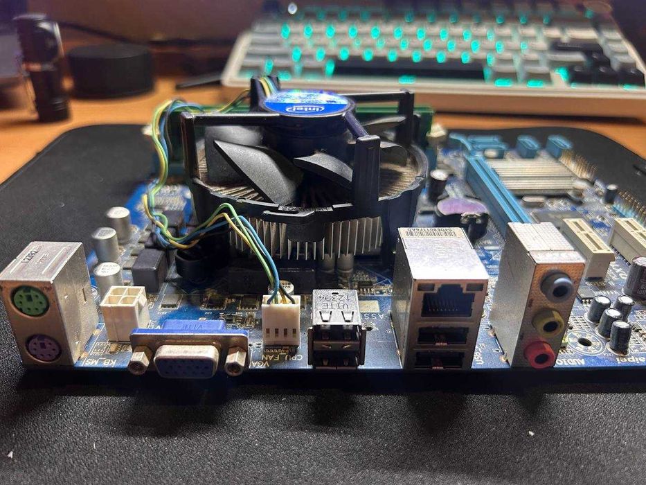 Комплект Socket 1155: Xeon E3-1220 + 8GB DDR3 + Gigabyte GA-H61M-S1