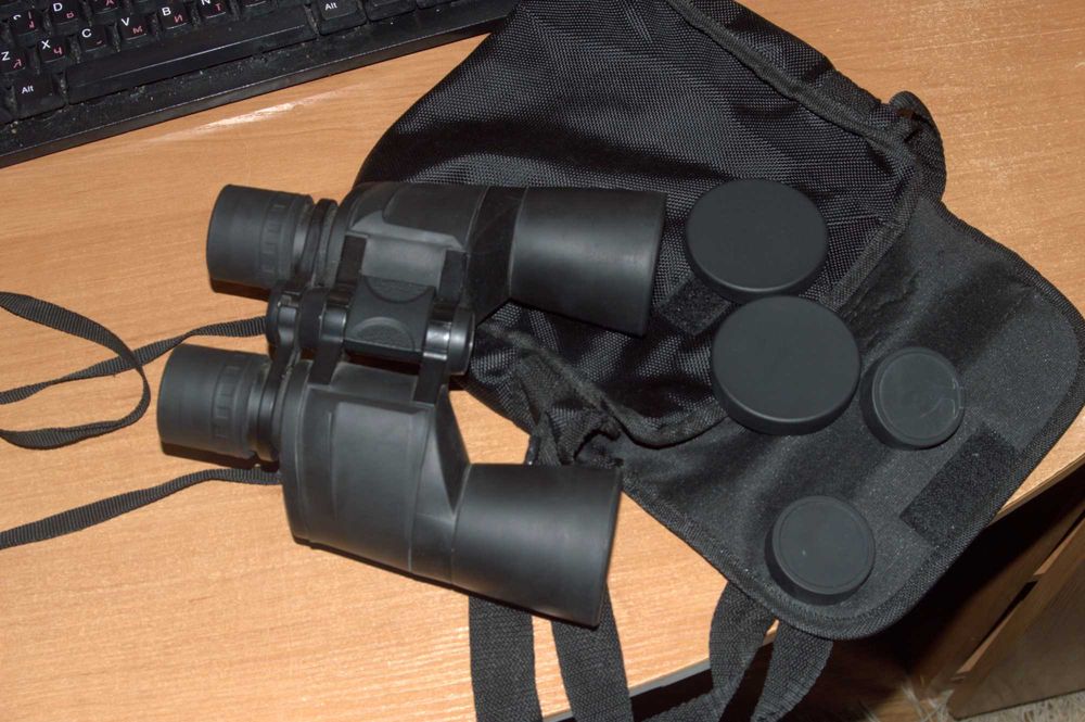 Бінокль Bushnell 10х50