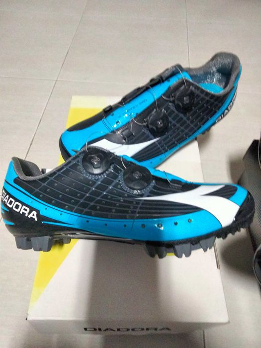 NOVO - sapatos BTT - sola carbono