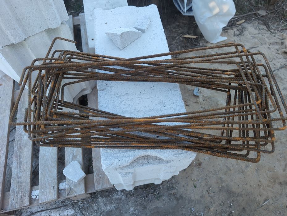 Strzemiona zbrojeniowe 19x54 cm drut żebrowany A-III 20 sztuk