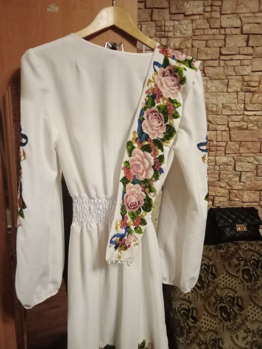 Плаття вишите бісером
