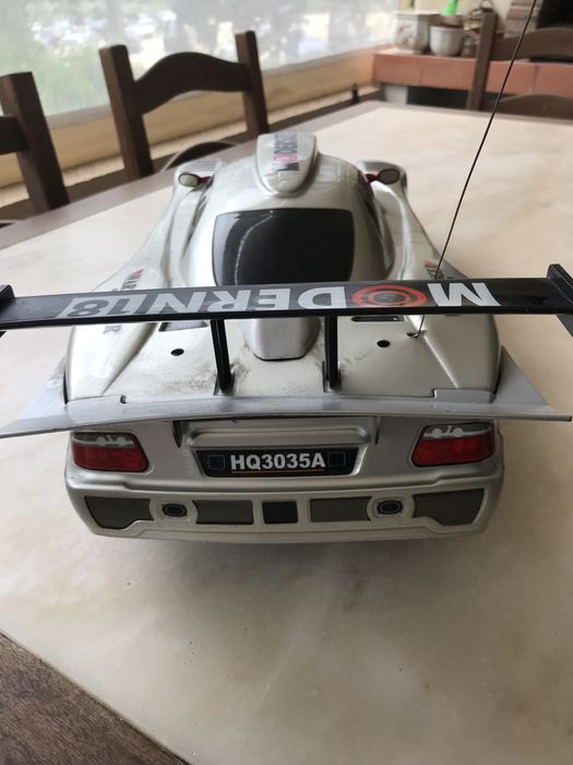 Carro telecomandado para crianças
