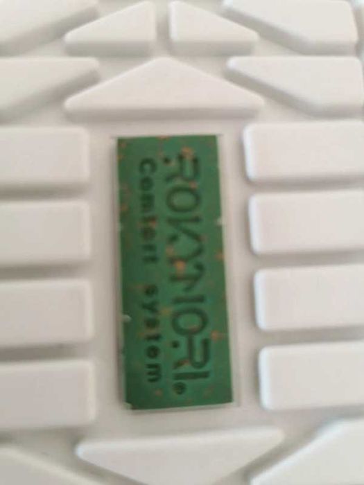 Ténis brancos em pele, novos com etiqueta, tamanho 36