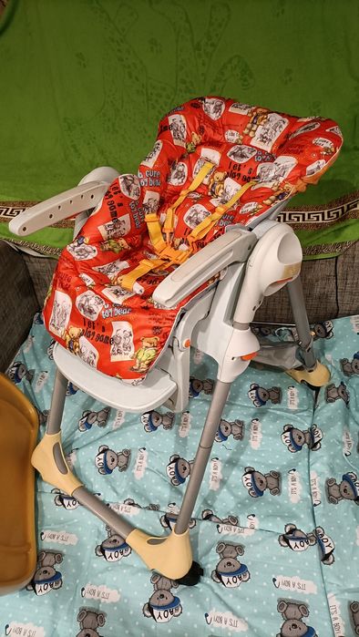 Продам стульчик  от 6 месяцев Chicco.