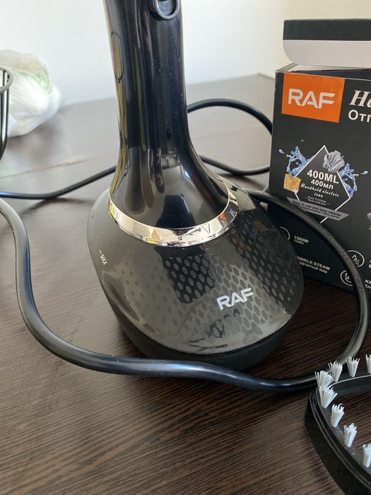 Продам ручний відпарювач RAF R.1323 (Handheld electric iron)