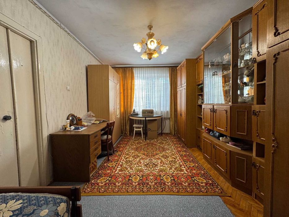 Продаж однокімнатної квартири проспект Космонавтів