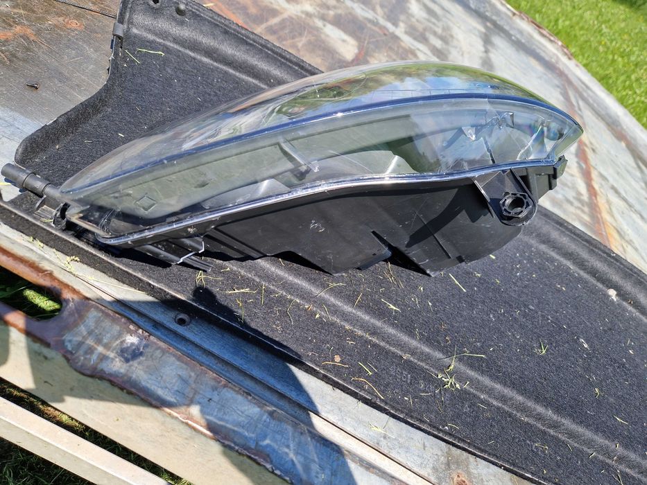 VW Golf + PLUS reflektor HELLA NOWY ORG
