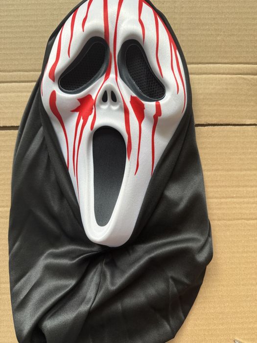 Maska Halloween krzyk