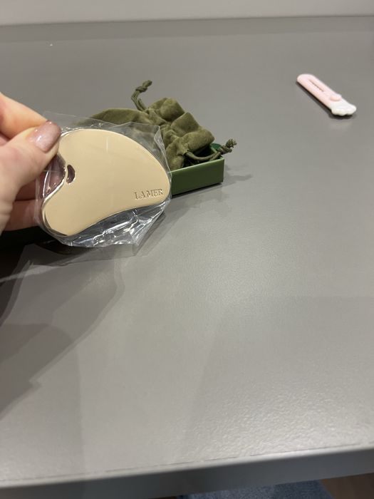 LA MER Масажер для обличчя, шкребок гуаша