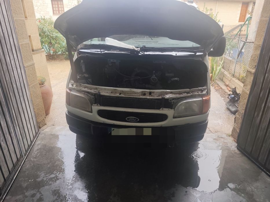 Ford Transit 7 lugares caixa aberta