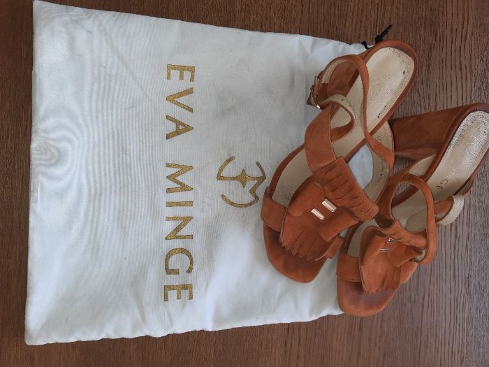 Buty na obcasie. Eva Minge. 39