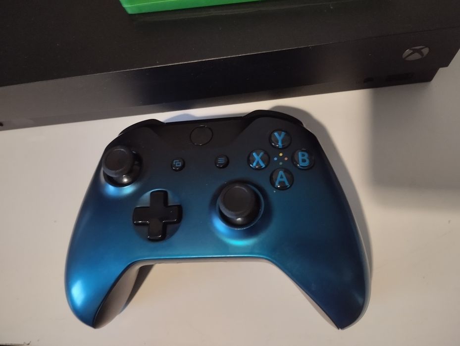 Xbox One X 1tb 4k HDR