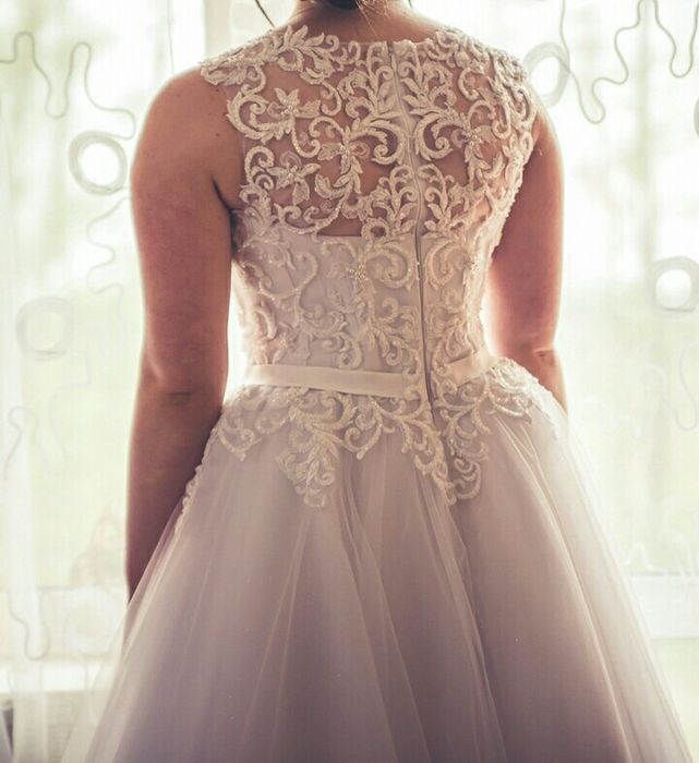 Przepiekna suknia ślubna