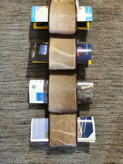 Porta revistas africano