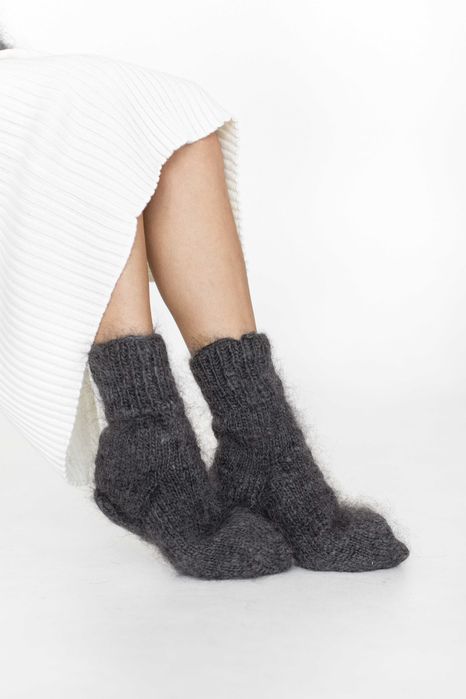 Ręcznie robione skarpety z naturalnej koziej wełny