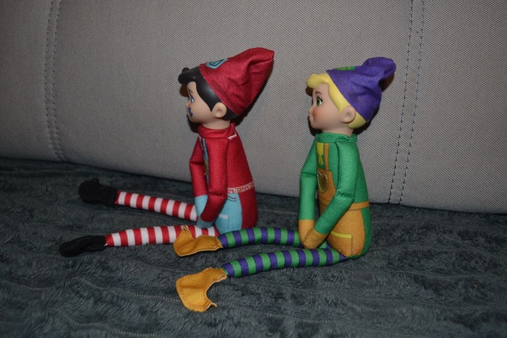Ельфы на полке.Elf on the shelf.