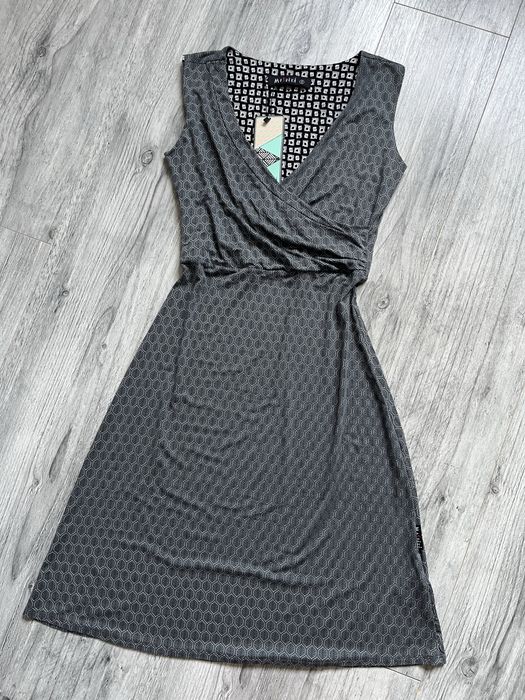 Elastyczna letnia sukienka nowa moshiki roz s