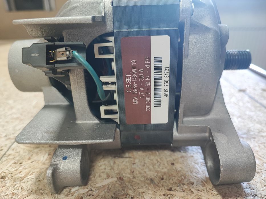 Двигун для пральної машини Whirlpool AWO/D  6100