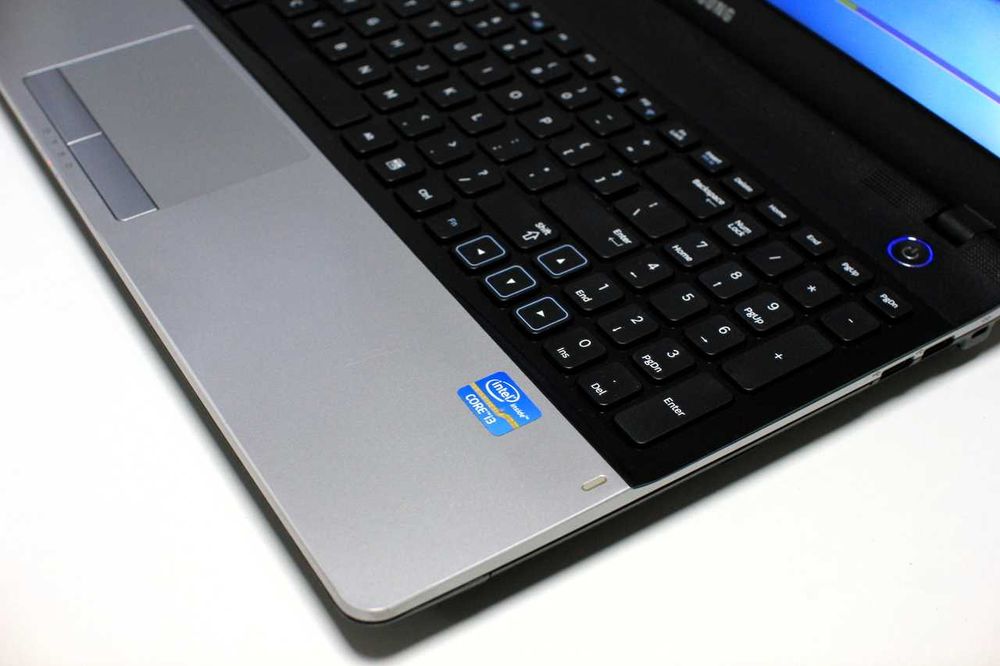 Laptop Samsung Stan Bardzo Dobry Sprawny Gwarancja