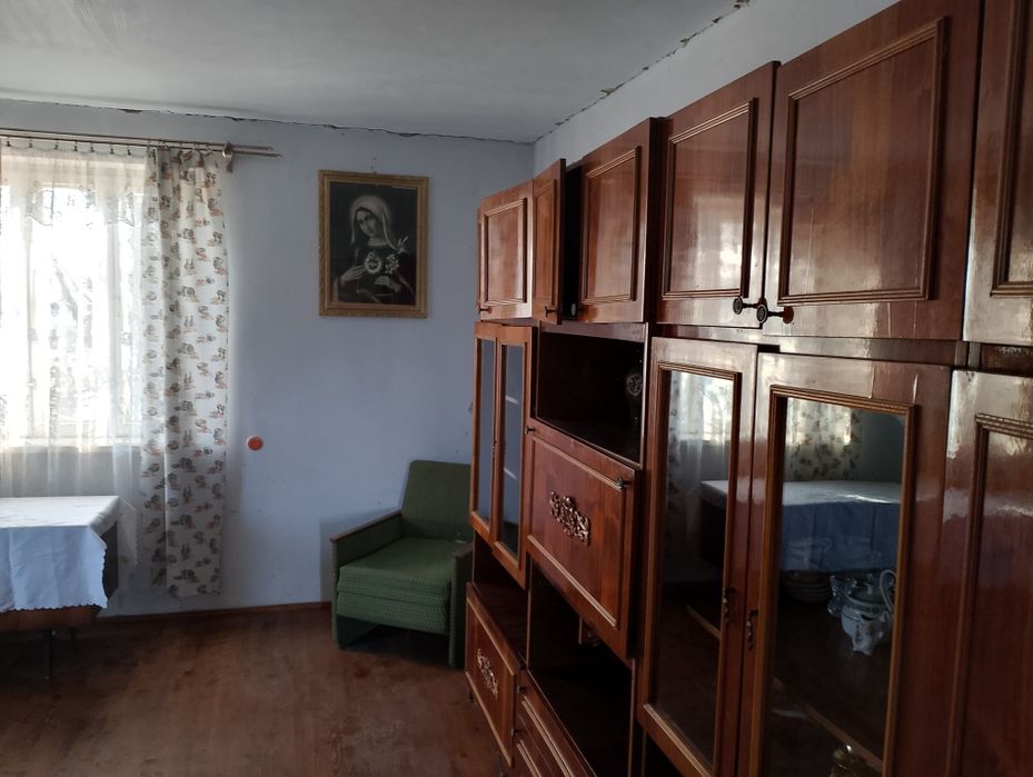 Продається будинок в селі.