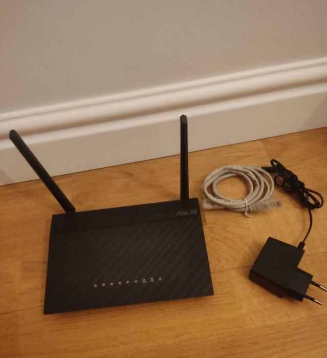 Дводіапазонний маршрутизатор ASUS RT-AC51U , 733  Мбит/сек. Ethernet