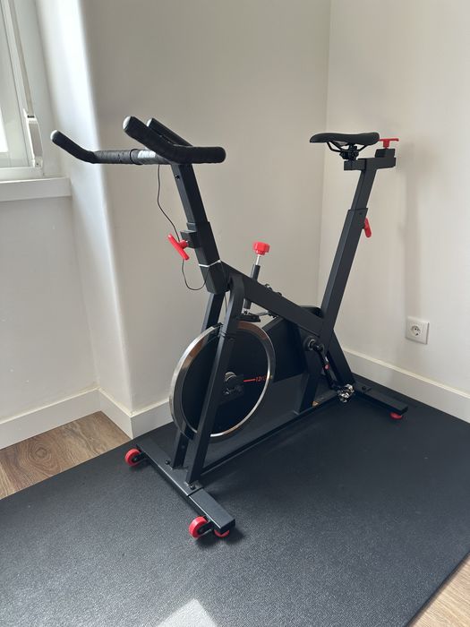 Bicicleta Spinning Domyos Biking 100 + pedais de encaixe + tapete 1x2 m