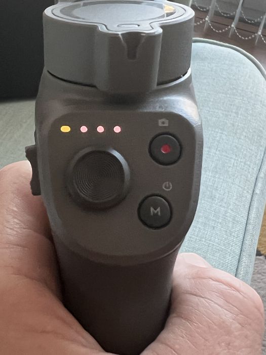 DJI Osmo Mobile 3 em estado de novo