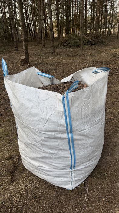 Ściółka leśna / sosnowa w big bagach, podkład pod borówkę