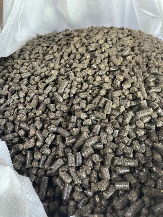 Паливна гранула з відходів соняшника