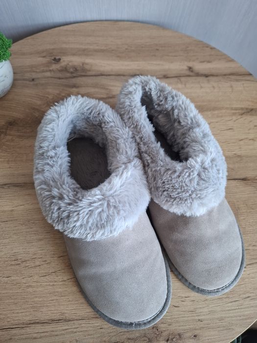 Натуральные замшевые тапочки 40р  с мехом Totes 40р, женские бурки
