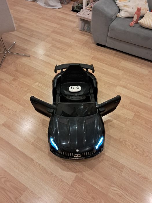 Mercedes-AMG GT Ride-on 12V - Preto - Excelente Estado - Portas Abrir + Luzes LED + Rádio/Música Mp3