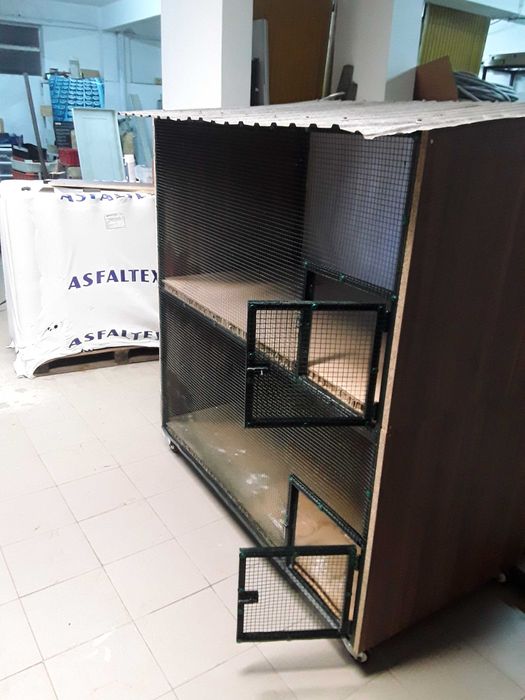 Gaiola grande com rodas para animais