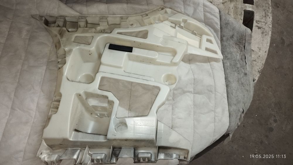 Кронштейн кріплення заднього бампера ліве для BMW i4