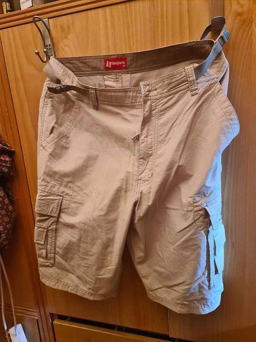 3 calçoes em tom creme  preto e verde tamanho 42