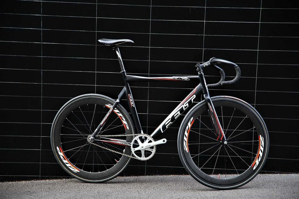 Felt TK2 pista 58cm personalizada – Zipp + Dura-Ace fixie