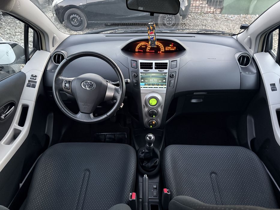 Toyota Yaris 2010 Lift*5 Drzwi*1.3 Benzyna*124 tyś. przebieg*6 biegów