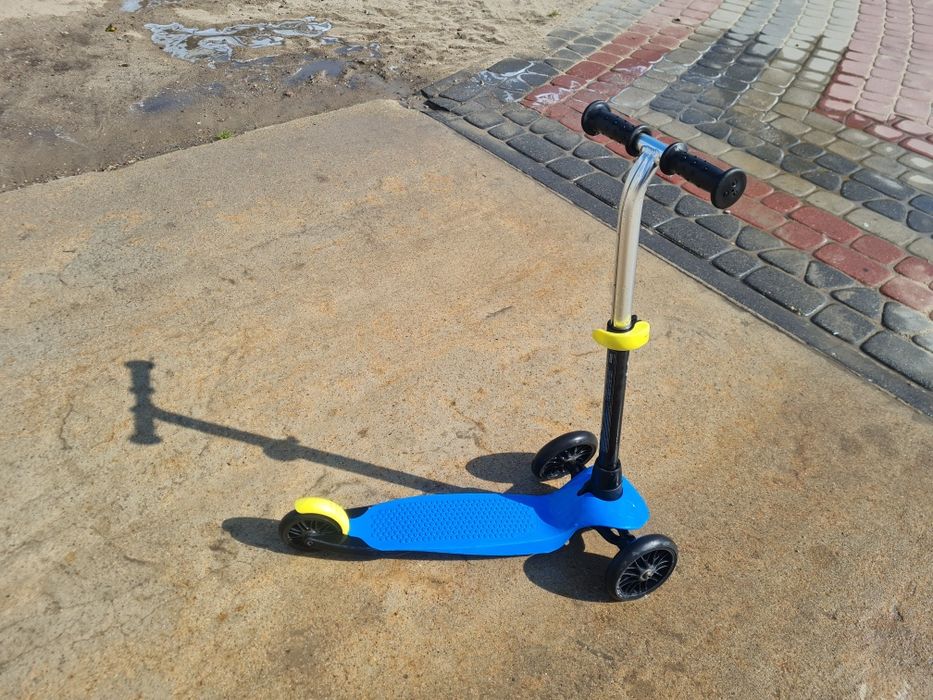 Hulajnoga oxelo trójkołowa