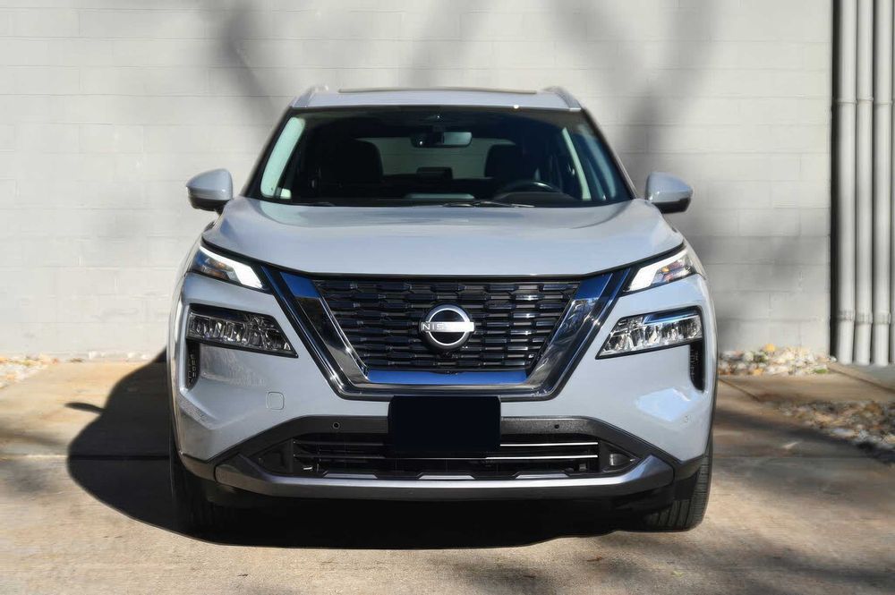 Nissan Rogue SL      2023