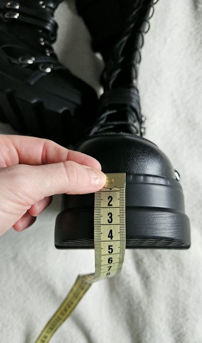 Wysokie glany na platformie z klamrami 41 42