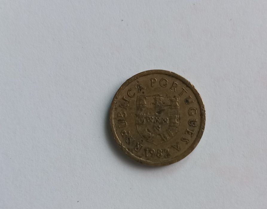 Moeda de 1 escudo 1982 (eixo vertical) rara