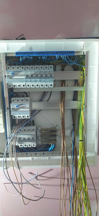 LM ELETRICISTA – Eletricidade Geral e Subcontratação no Grande Porto