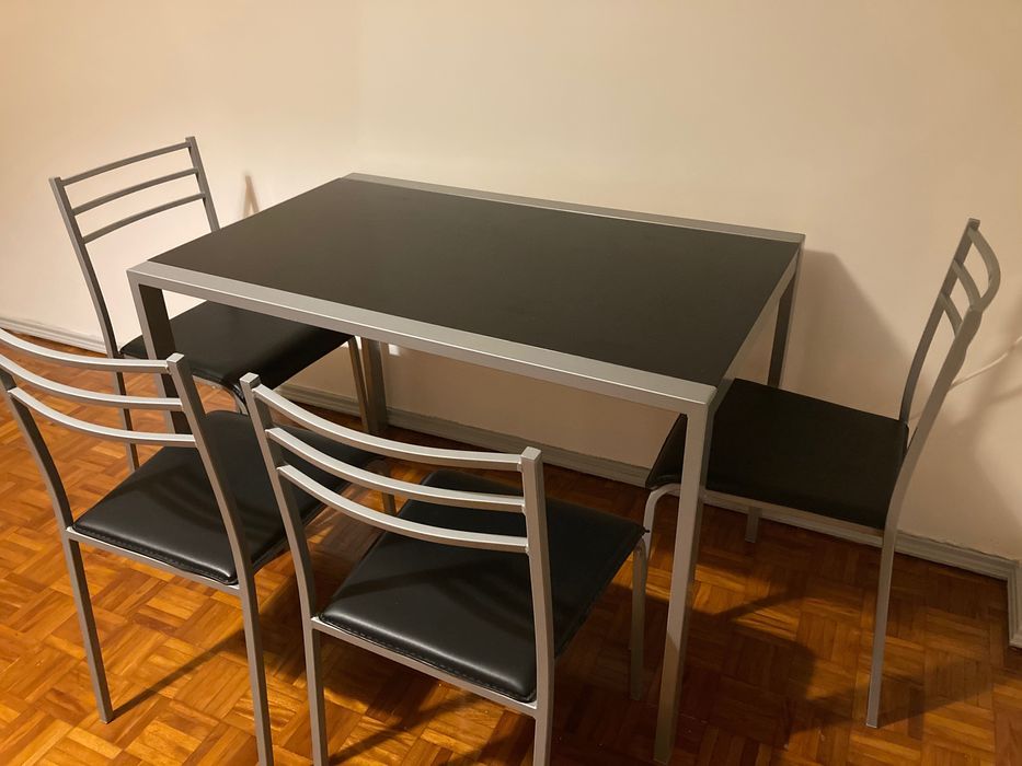 Mesa de Jantar com 4 Cadeiras