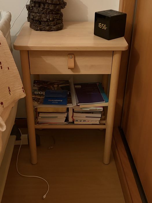 Conjunto comoda e mesas de cabeceira IKEA BJORKSNAS