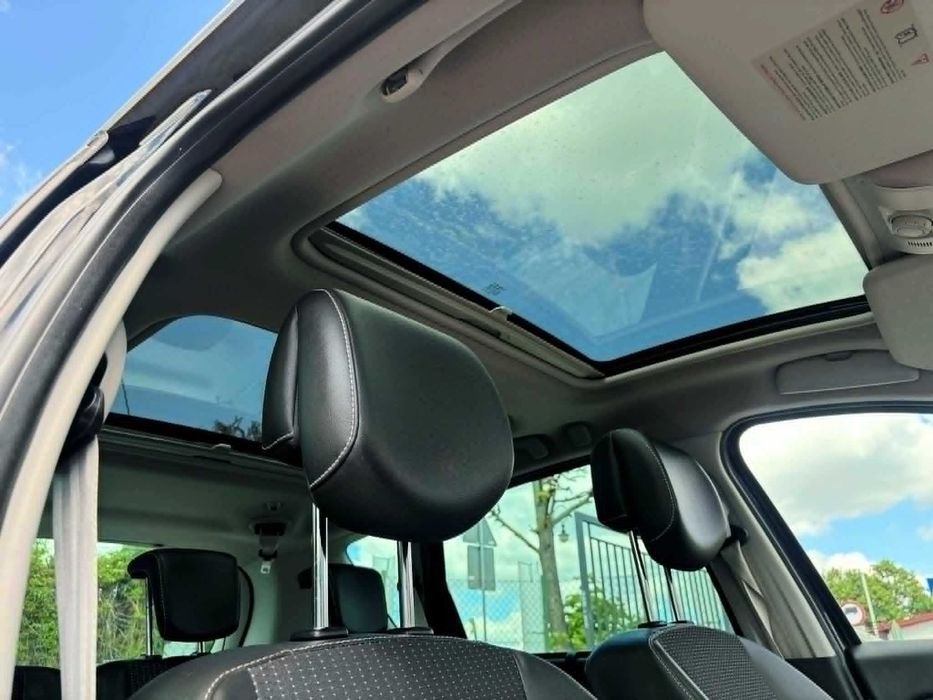 Samochód Renault Scenic Solar Navigacja Półskóry Bose
