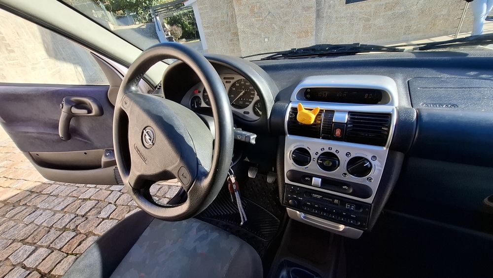 Opel Corsa B 1.2 16V (edição 100anos Opel)